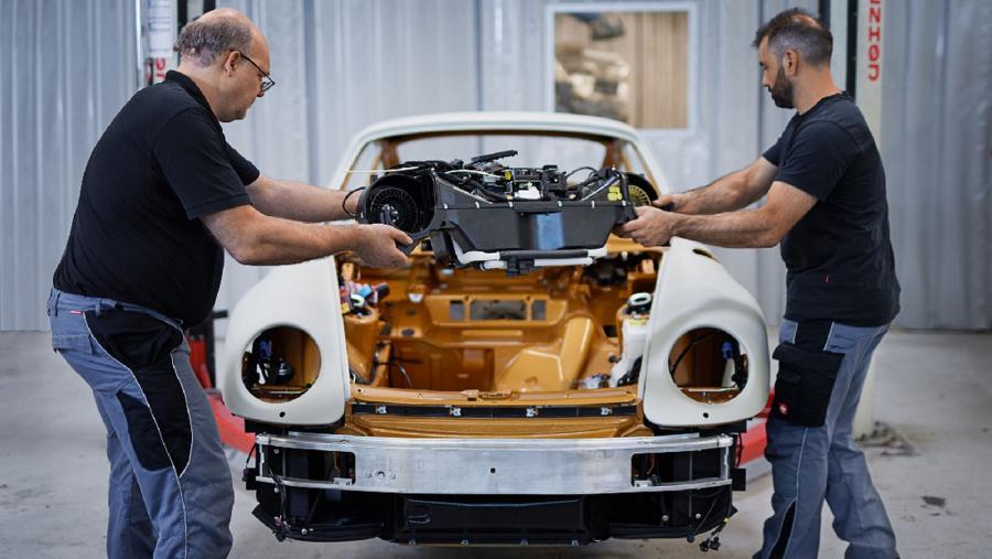 Детали создания Porsche 911 Turbo Classic Series (993) 2018 года  (фото 51 из 60)